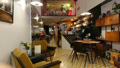 Retrome Café & Lounge