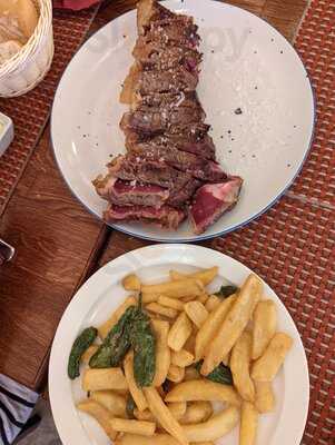 Tapas Y Vino Grupo Saltoki