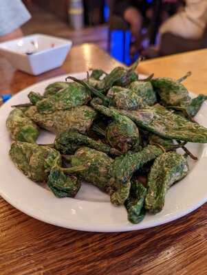 Tapas Y Vino Grupo Saltoki