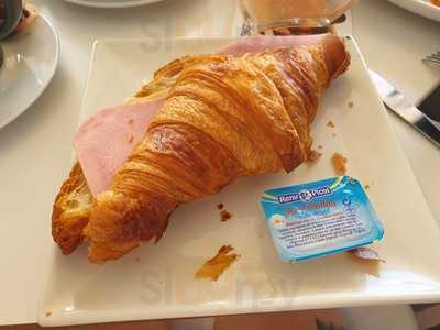 Summers Bar And Bistro