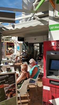 Summers Bar And Bistro