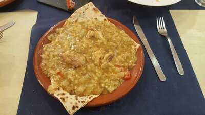 Los Faroles Bodeguita