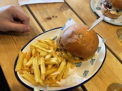 La Central Hamburgueseria - Born