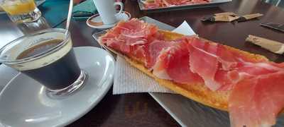 Mejias 111 Bar Restaurante