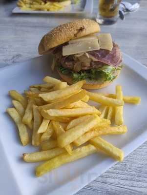 Las Gaviotas Cafeteria Heladeria - Photo 8