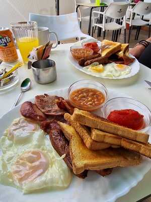 The Mountain View Family Cafe Bar