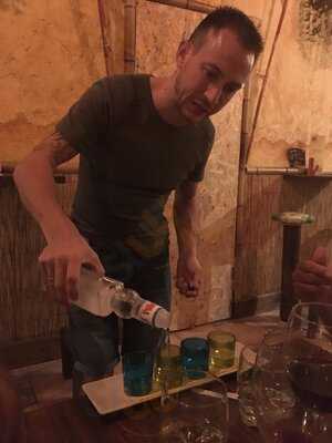 Aloha Tiki Bar & Restaurante