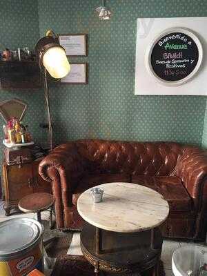 Avenue Bar