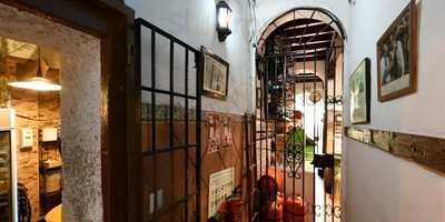 Casa De Vinos La Odisea