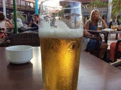 Tradewinds Bar & Restaurant