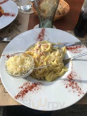 Dubai Cafe - Shisha Lounge