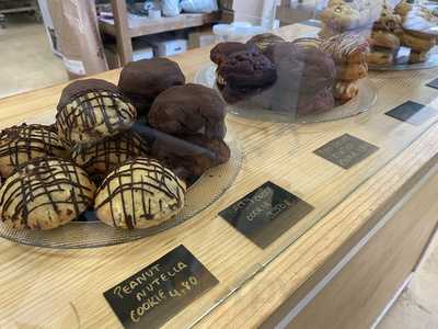 Sils Cakes.american Pastry