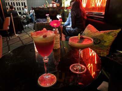 Doble By Manel Vehí