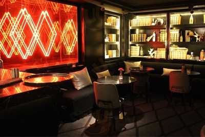 Doble By Manel Vehí