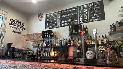 Clandestino Cafe Bar