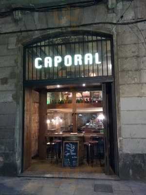 Caporal Vermutería & Coctelería