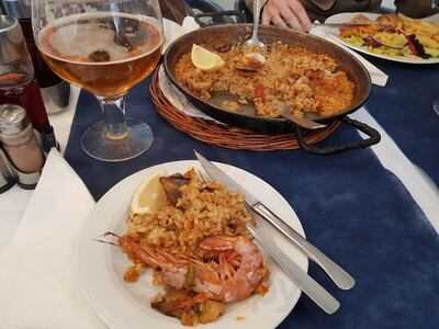 Caporal Vermutería & Coctelería