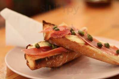 Playground Cafe & Bar