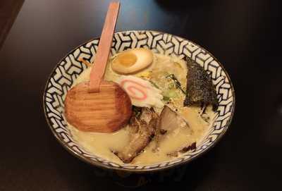Ziqi Ramen Y Sushi
