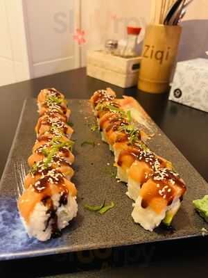 Ziqi Ramen Y Sushi