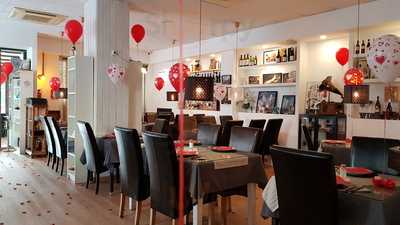 Wine Restaurant E Pizzería La Bella Torino