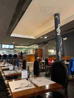 Trobador Rambla Catalunya