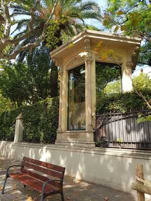 La Jacaranda Del Dos Torres