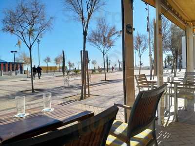 Cappuccinos Beach Side