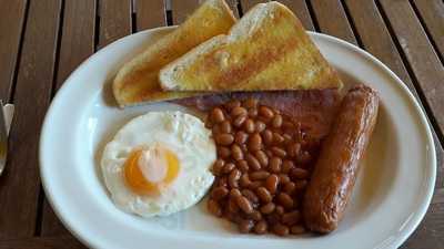 Cappuccinos Beach Side