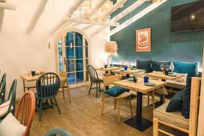 Casa Tejada Bistrot ­tapas & Oyster Bar