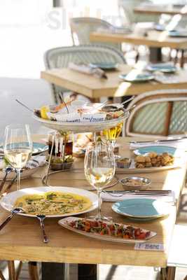 Casa Tejada Bistrot ­tapas & Oyster Bar