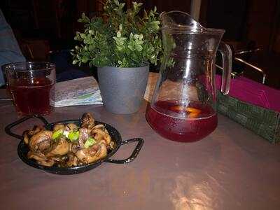 Kulas Burgers|tapas|cocktails