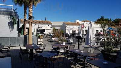 Nuda Terra Restaurante & Lounge