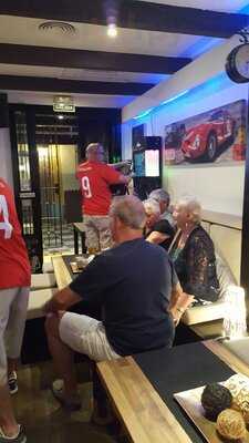 Absolutes Cafe Lounge Bar