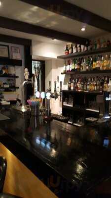 Absolutes Cafe Lounge Bar