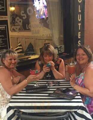 Absolutes Cafe Lounge Bar