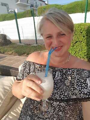 Los Arcos Bar & Restaurant