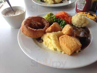 Los Arcos Bar & Restaurant