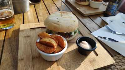 Jalar Beach Burger Bar