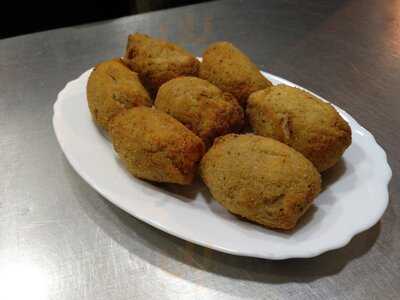 Asador De Pollos Benalpueblo