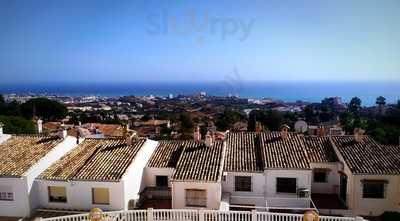 Asador De Pollos Benalpueblo