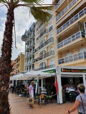 Tony Shanleys Irish Bar