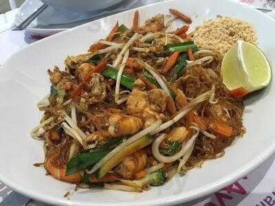 Padthaiwok Malaga - Pza. Solidaridad