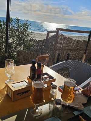 Chiringuito Aquí Mismo & Playa Antonio