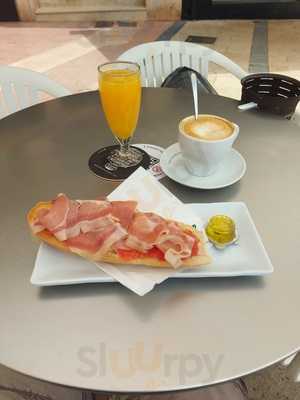 Heladeria Y Cafeteria Mi Villa S.l