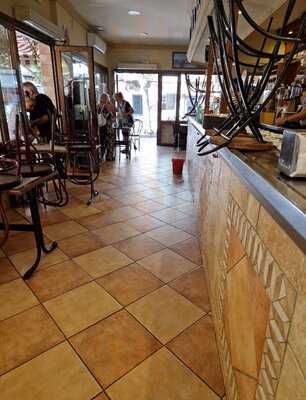 Cafe & Bar Reina Ana