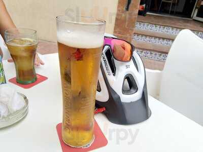 Los Frutales Sports Bar