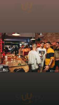 Los Hermanitos Lounge Bar