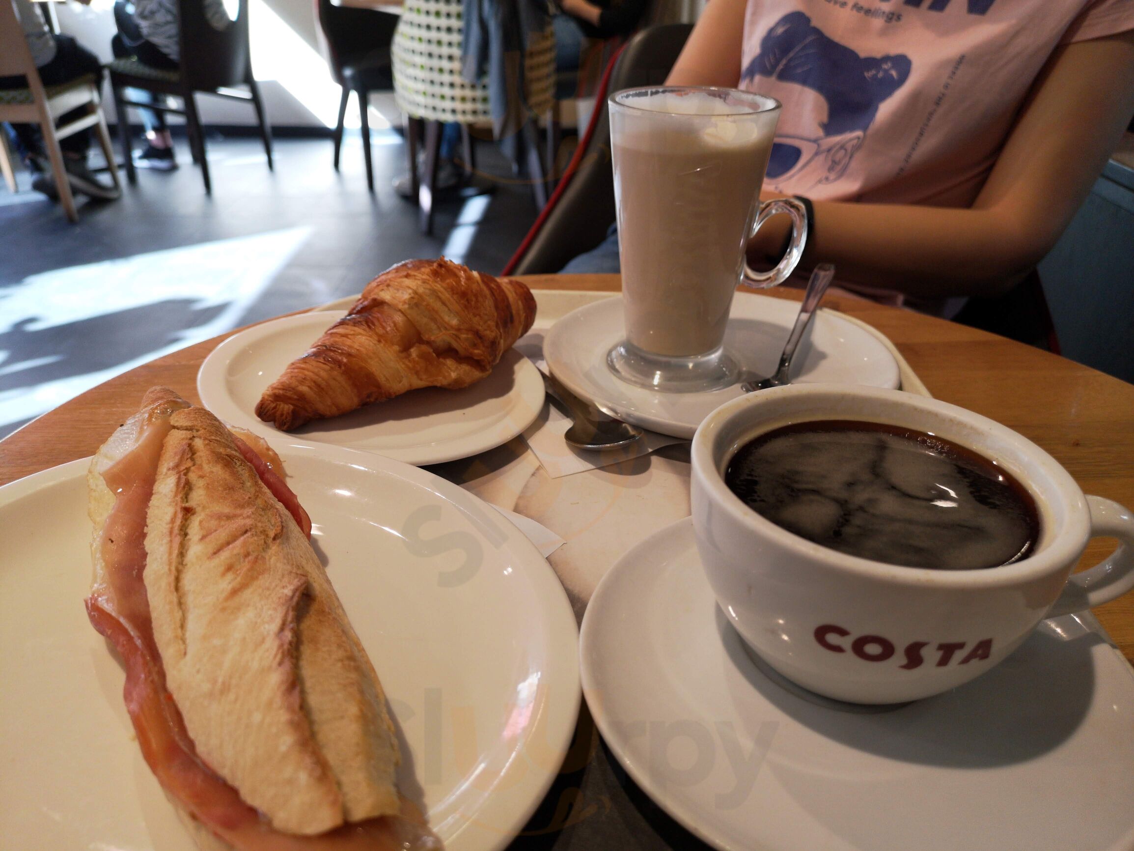 Costa Coffee Pelai