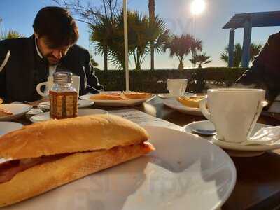 Mums Cafeteria/cerveceria Heladeria